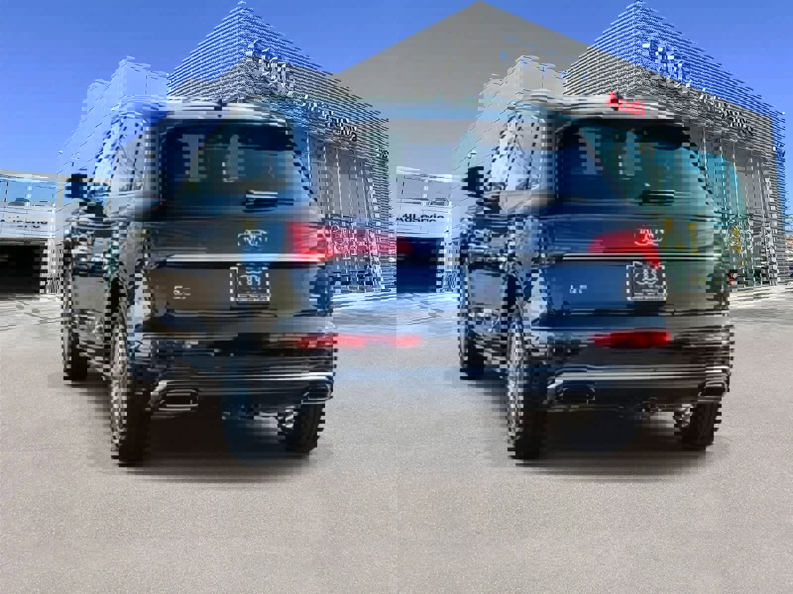 Used 2023 Audi Q5 e Premium Plus w/ Premium Plus Package image 7