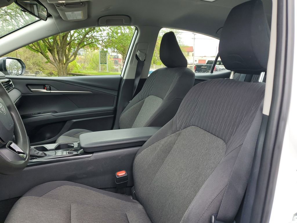 Used 2025 Toyota Camry LE FWD image 15