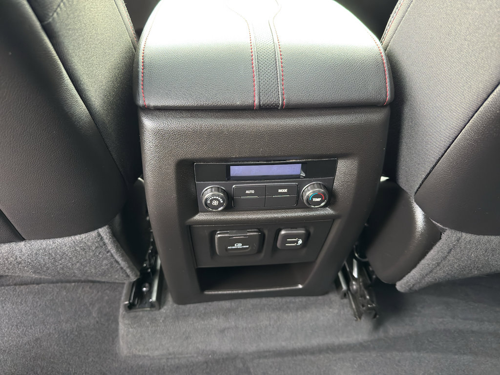 Used 2023 Chevrolet Traverse RS w/ LPO, Floor Liner Package image 33