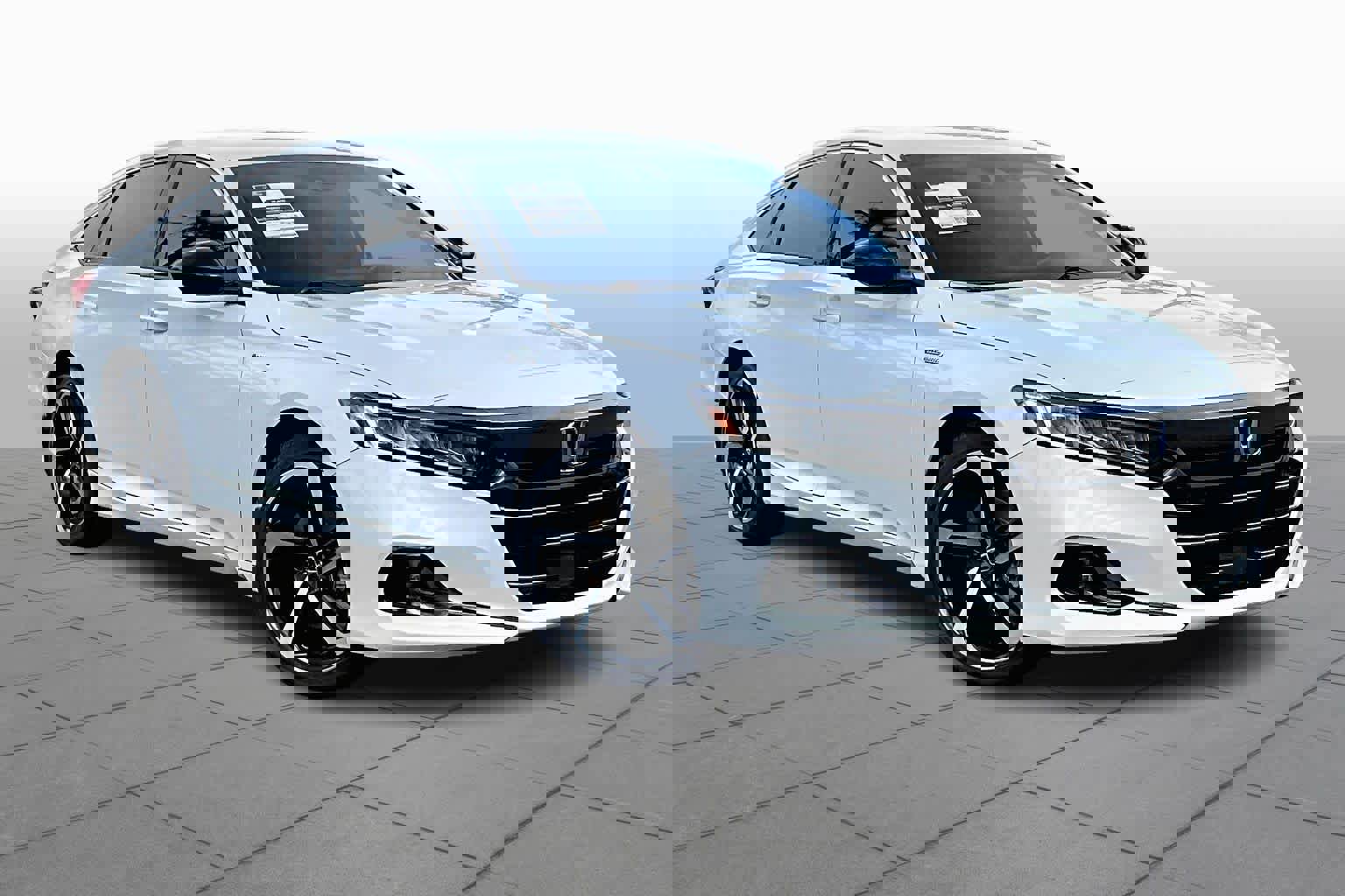 Used 2022 Honda Accord Sport image 2