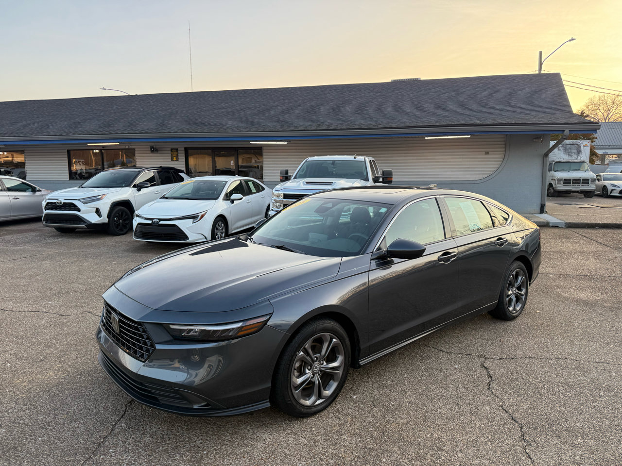 Used 2023 Honda Accord EX image 3