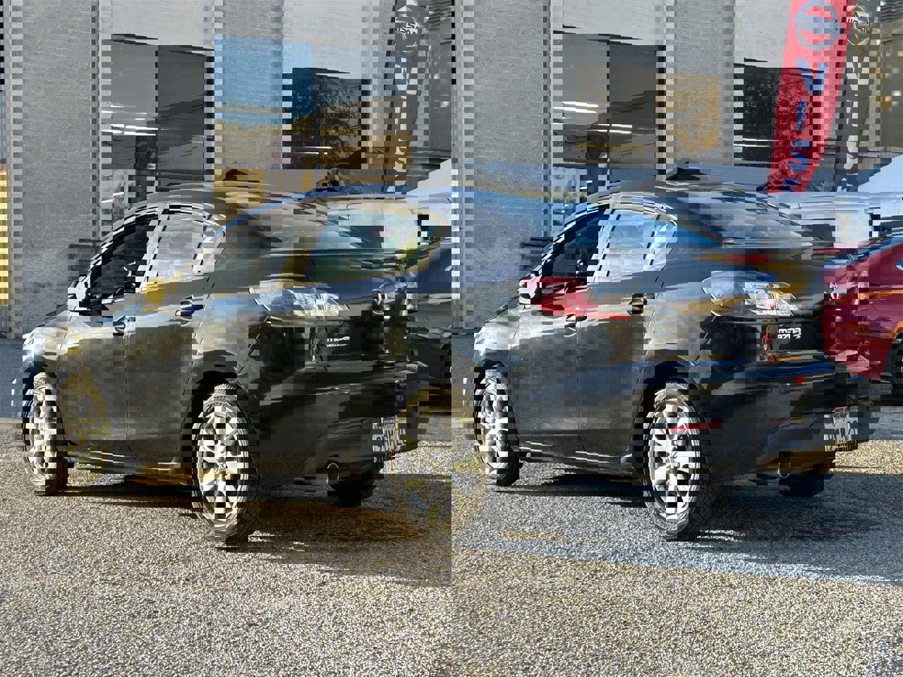 Used 2010 MAZDA MAZDA3 i Touring image 4