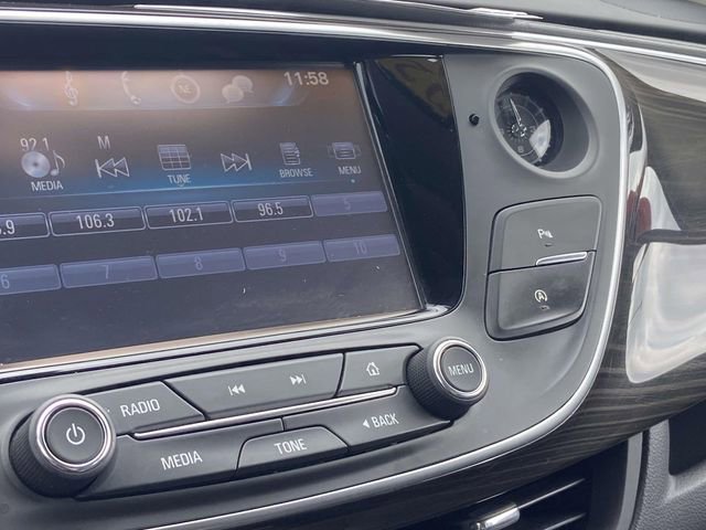 Used 2020 Buick Envision Essence image 24
