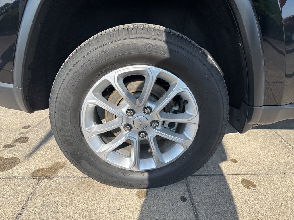 Used 2022 Jeep Grand Cherokee Laredo E w/ Security & Convenience Group image 37