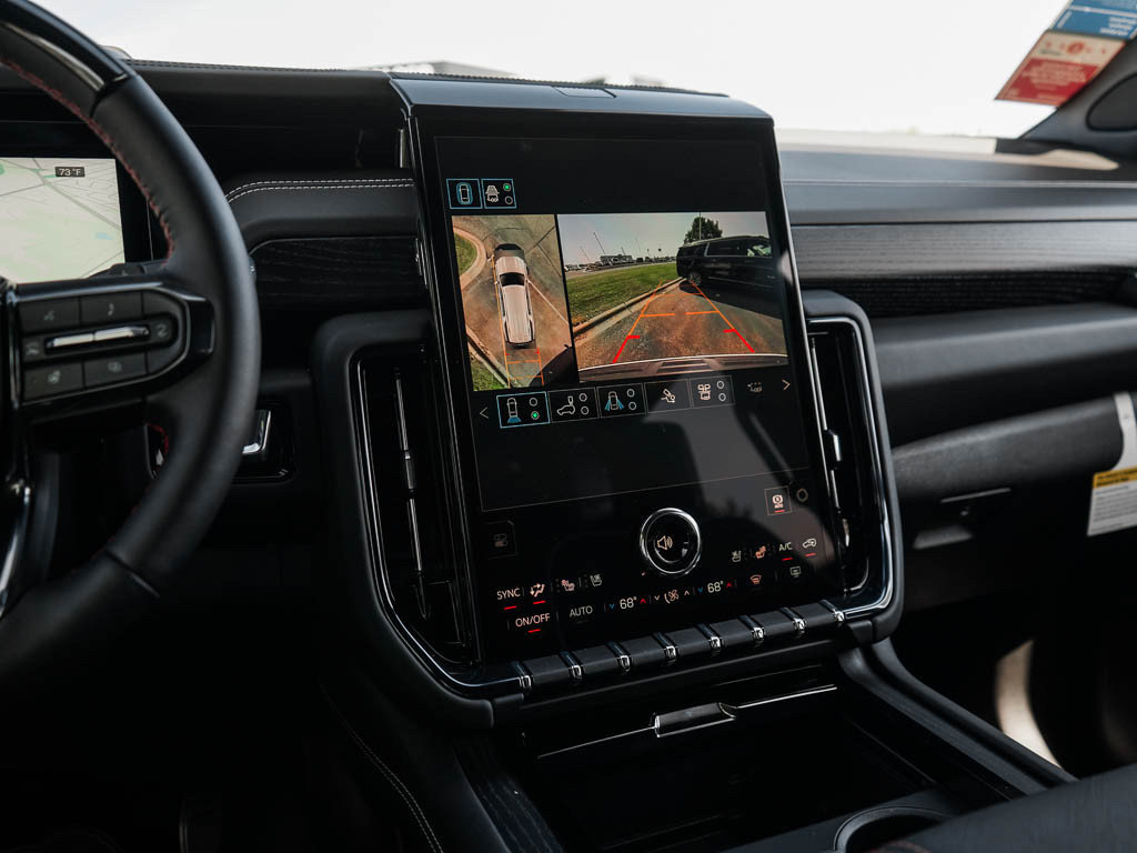 New 2026 GMC Yukon XL AT4 Ultimate w/ LPO, Illumination Package AWD/4WD image 27