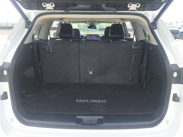 Used 2023 Toyota Highlander XLE image 17