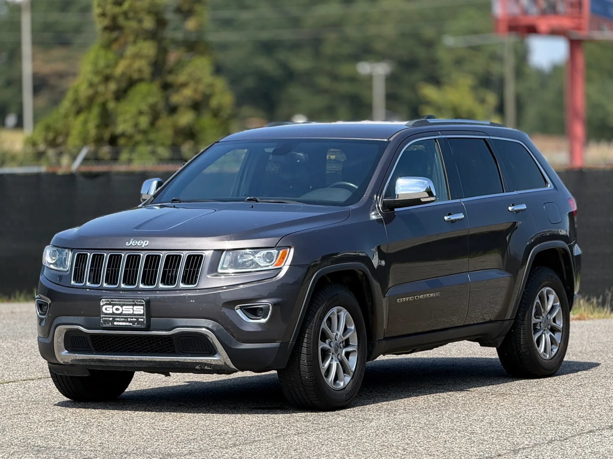 Used 2015 Jeep Grand Cherokee Limited AWD/4WD image 6