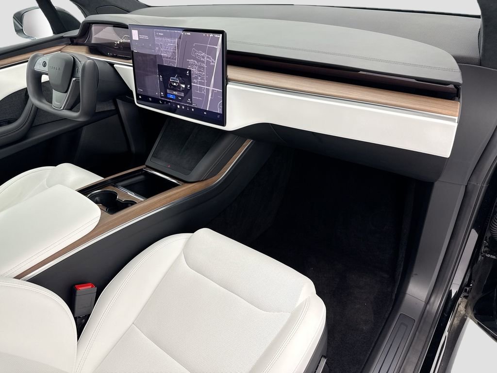 Used 2023 Tesla Model X image 16