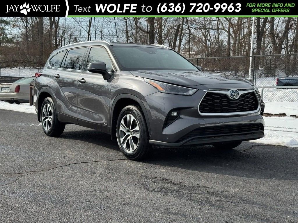 Used 2022 Toyota Highlander XLE