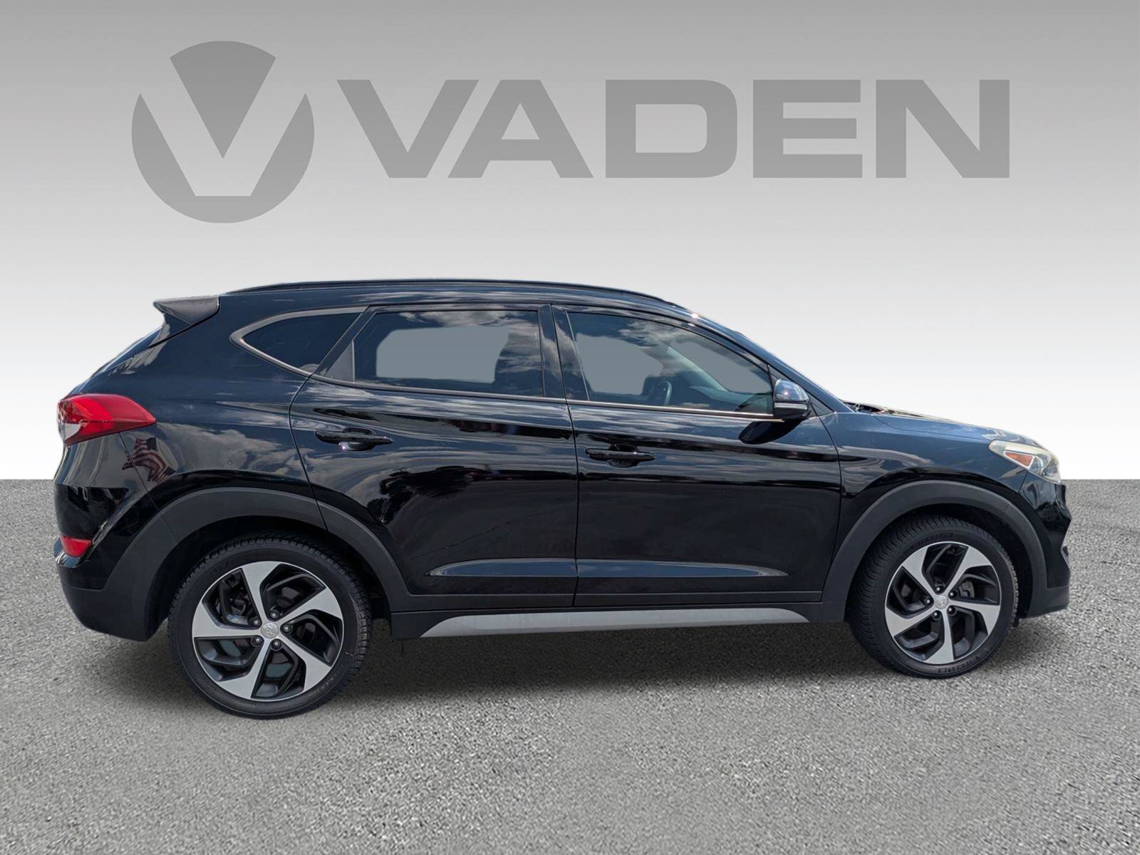 Used 2018 Hyundai Tucson Value w/ Cargo Package FWD image 25