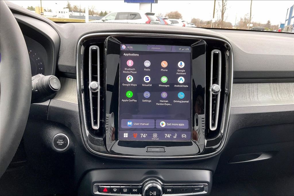 Certified 2024 Volvo XC40 B5 Plus w/ Climate Package image 15