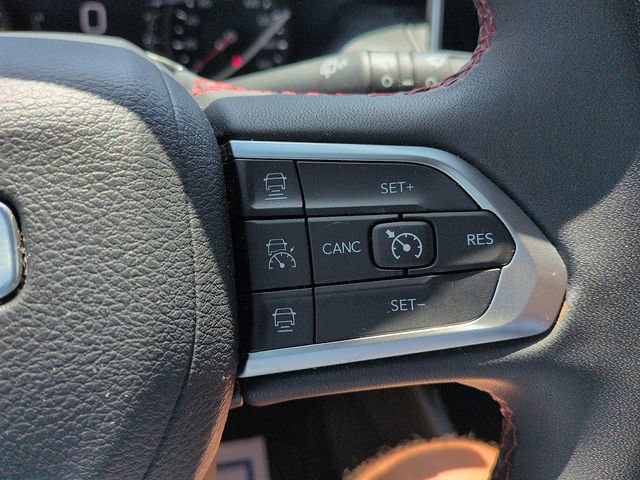 Used 2025 Jeep Compass Trailhawk AWD/4WD image 16
