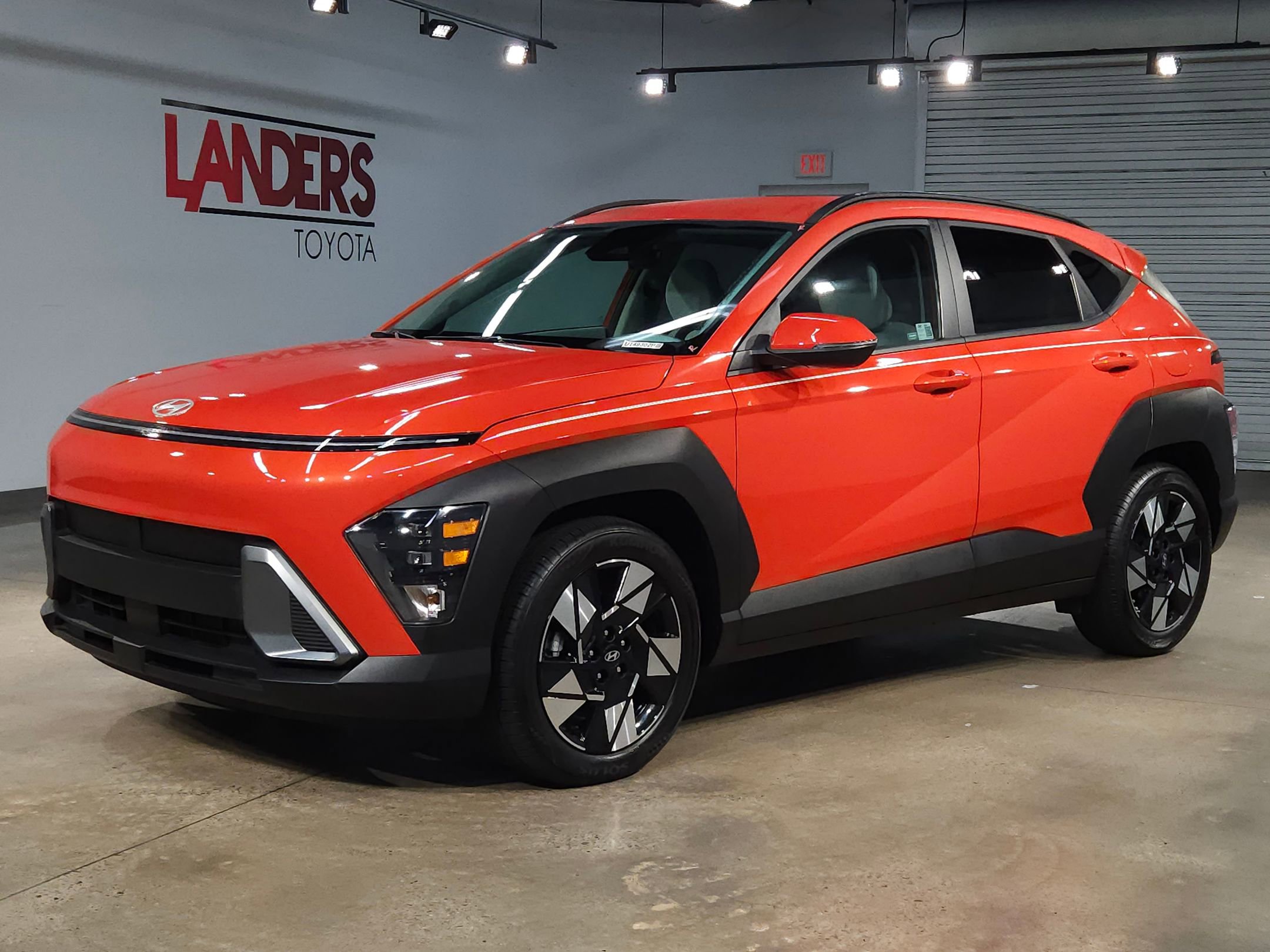 Used 2024 Hyundai Kona SEL w/ Convenience Package image 3