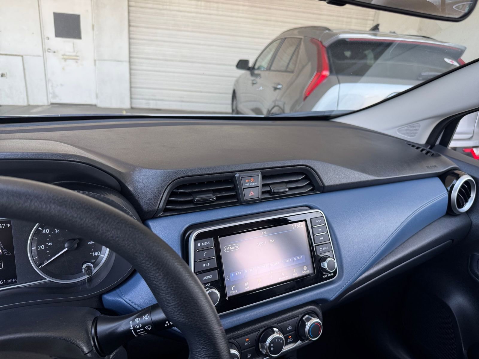 Used 2025 Nissan Versa SV image 36