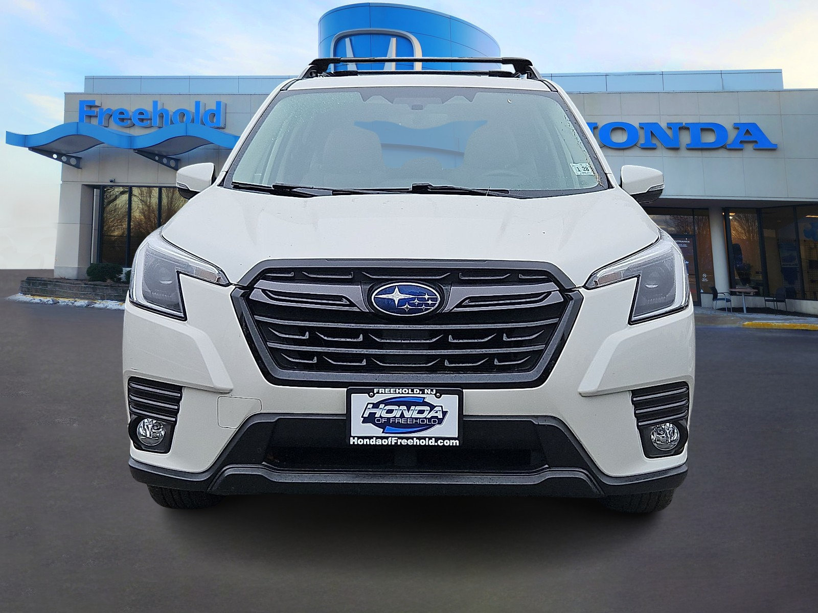 Used 2023 Subaru Forester Limited AWD/4WD image 2