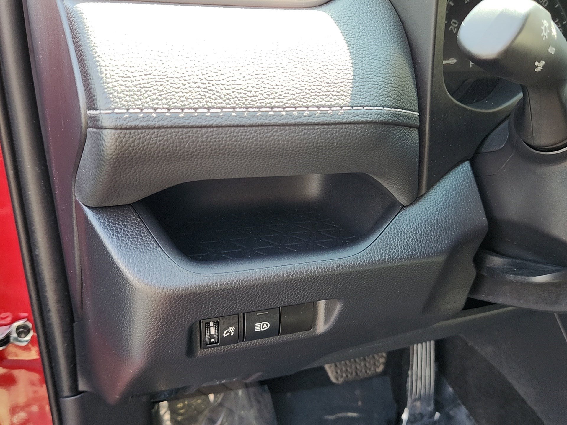 Certified 2025 Toyota RAV4 XLE AWD/4WD image 12