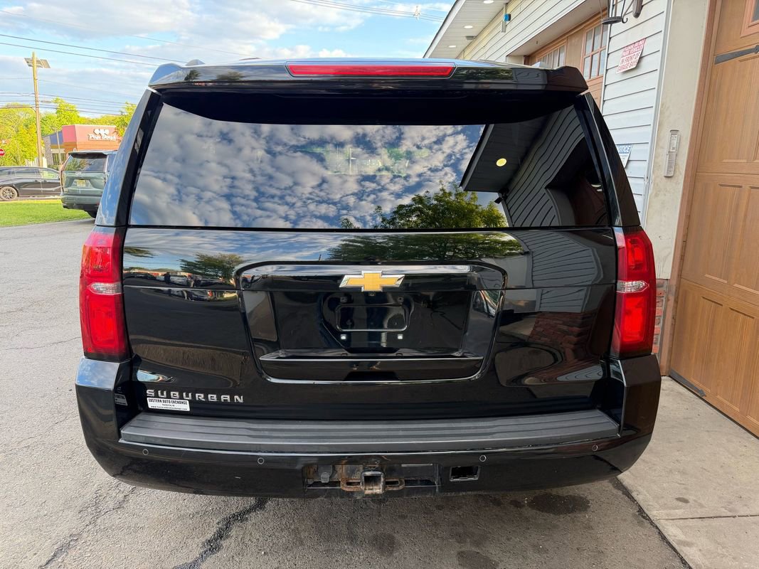 Used 2019 Chevrolet Suburban LT AWD/4WD image 4