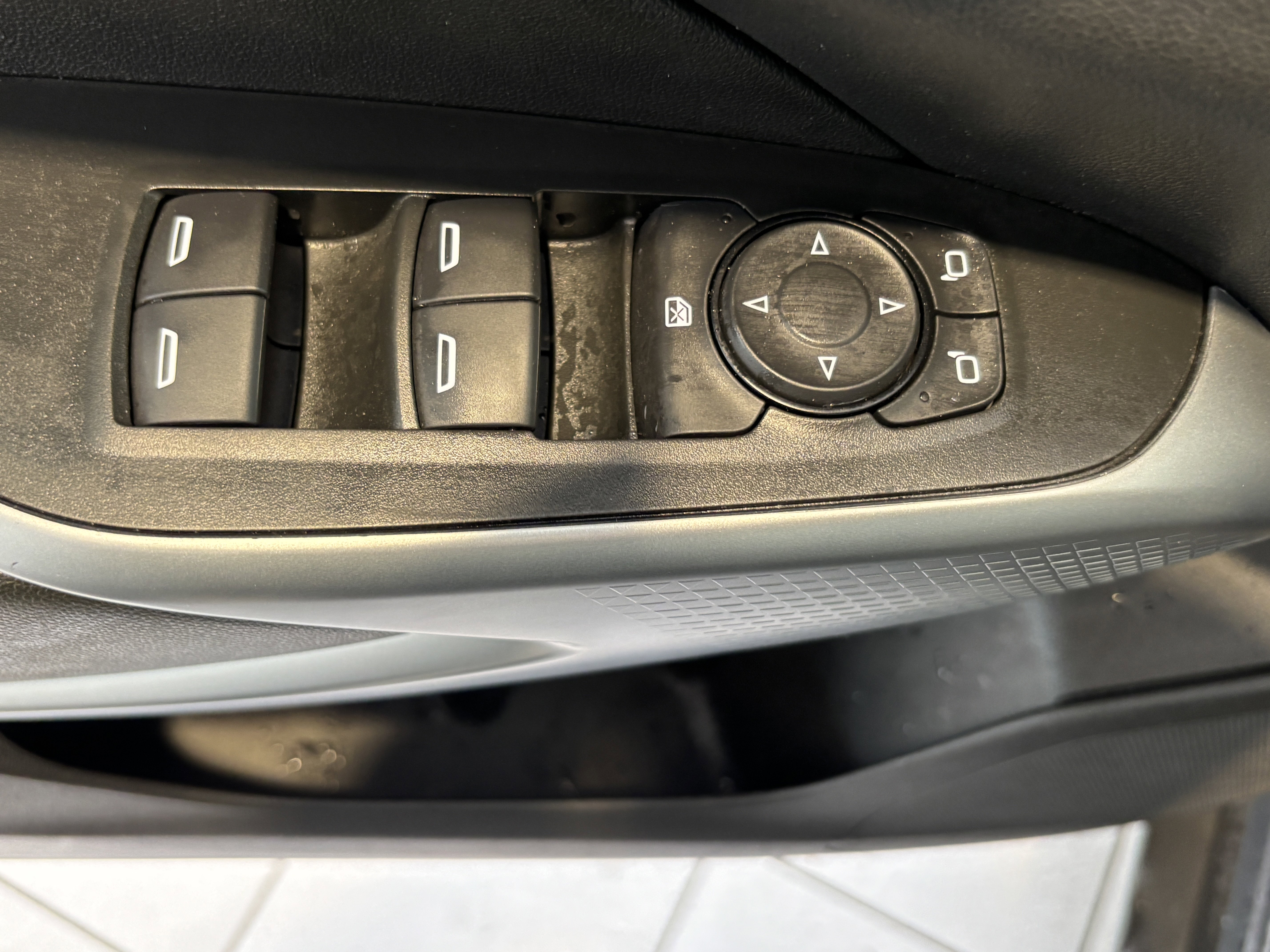 Used 2024 Chevrolet Trax RS w/ Driver Confidence Package image 7