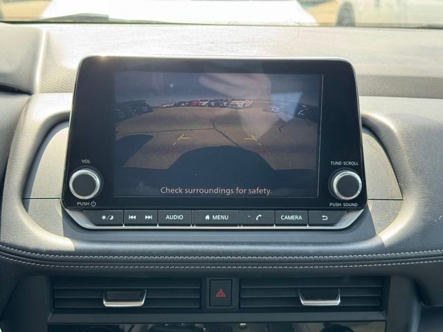 Used 2024 Nissan Rogue SV image 4