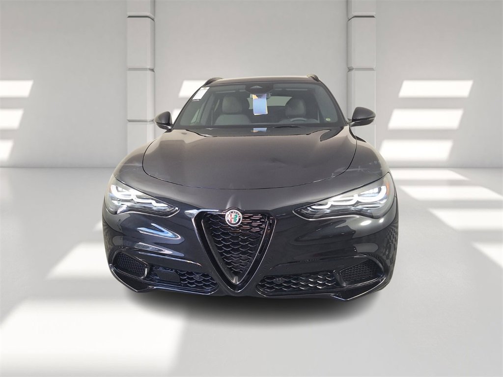 New 2025 Alfa Romeo Stelvio Sprint w/ Convenience Package image 4