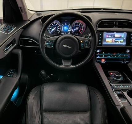 Used 2017 Jaguar F-PACE Prestige AWD/4WD image 30
