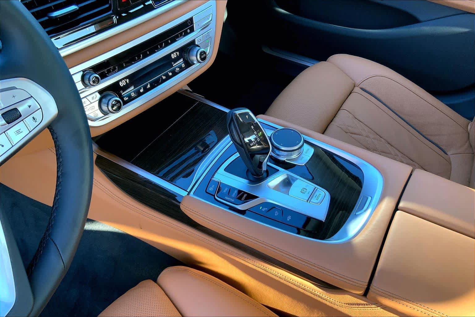 Used 2022 BMW 750i xDrive AWD/4WD image 16