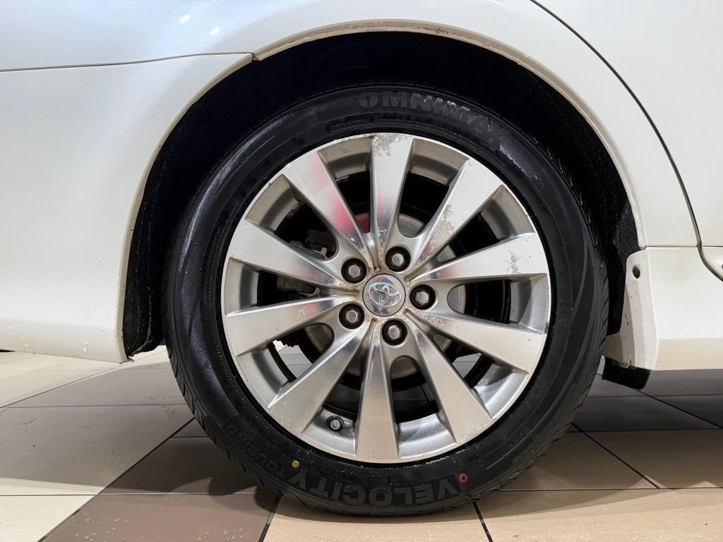 Used 2012 Toyota Avalon Limited FWD image 9