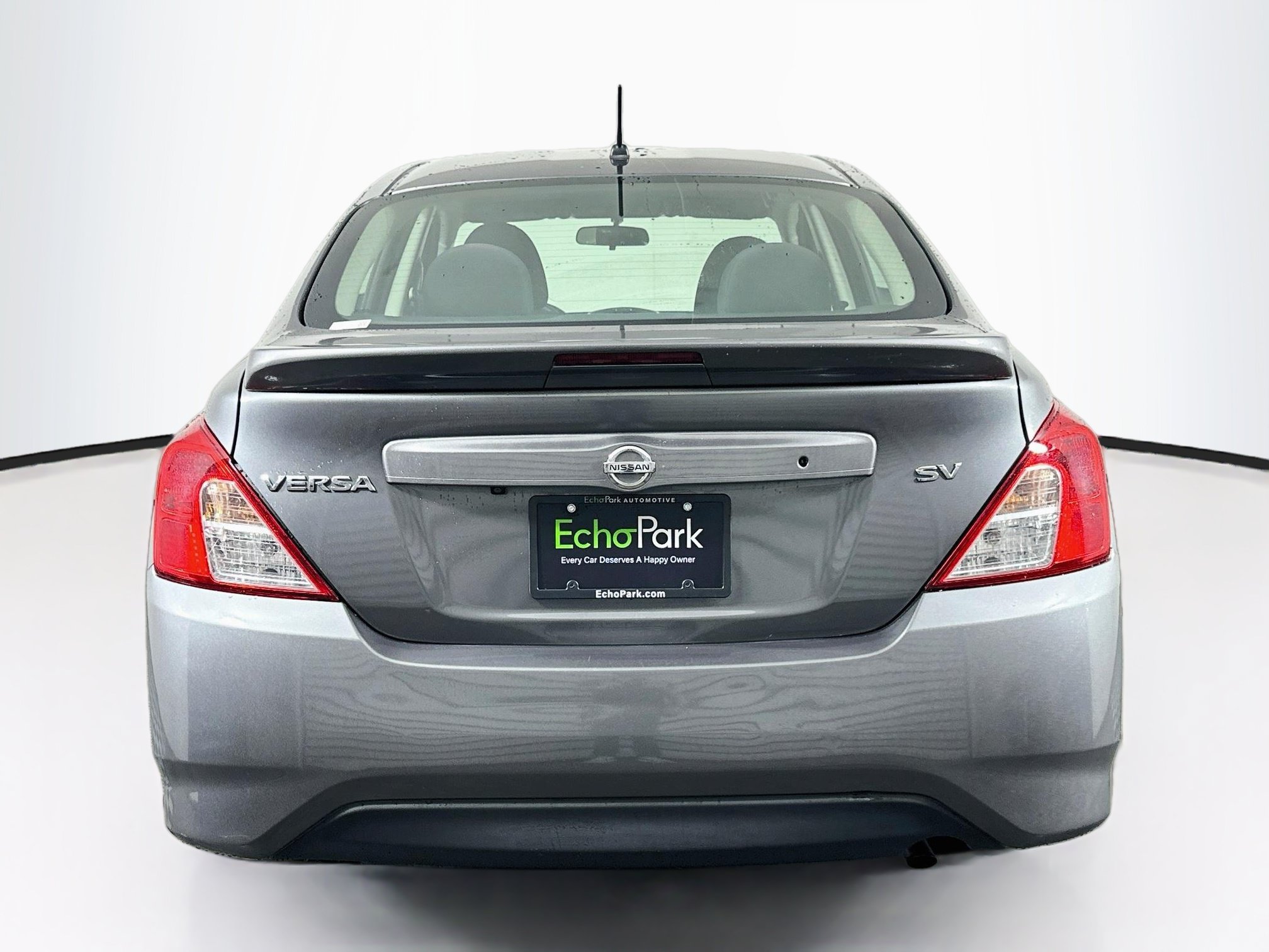 Used 2018 Nissan Versa SV FWD image 7