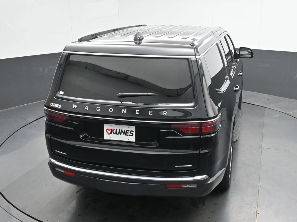 Used 2022 Jeep Wagoneer Series II AWD/4WD image 29