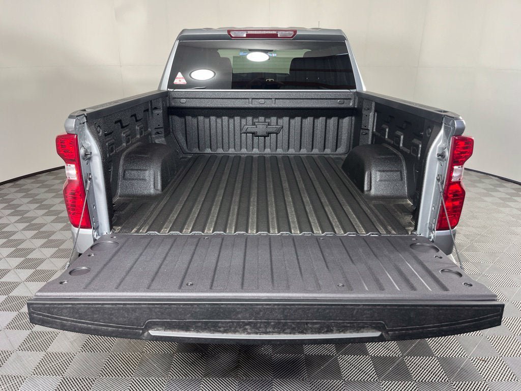 New 2026 Chevrolet Silverado 1500 Custom Trail Boss w/ Turbomax Blackout Package AWD/4WD image 6