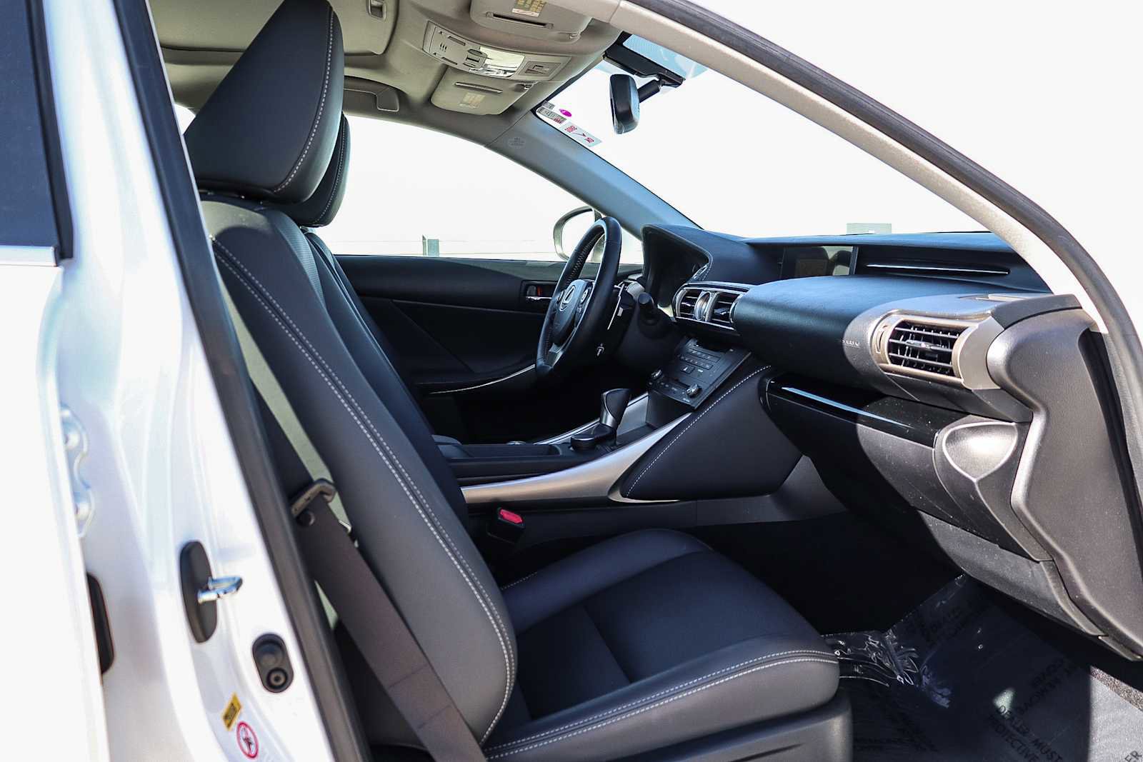 Used 2016 Lexus IS 200t image 23
