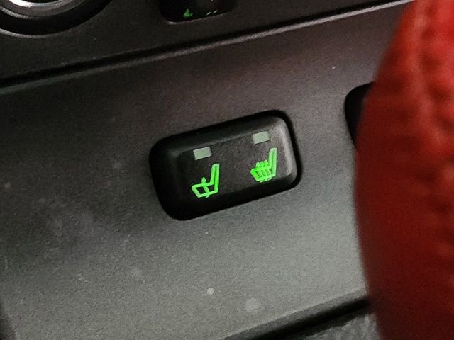 Used 2005 Ford Thunderbird image 21