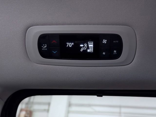 Used 2023 Chrysler Pacifica Touring-L FWD image 24