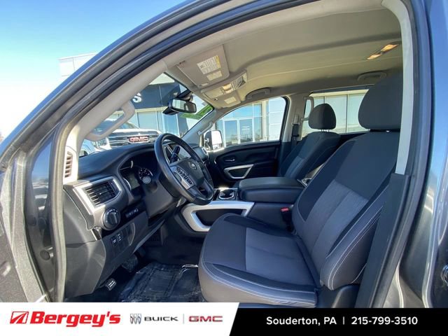 Used 2021 Nissan Titan SV w/ SV Convenience Package image 22
