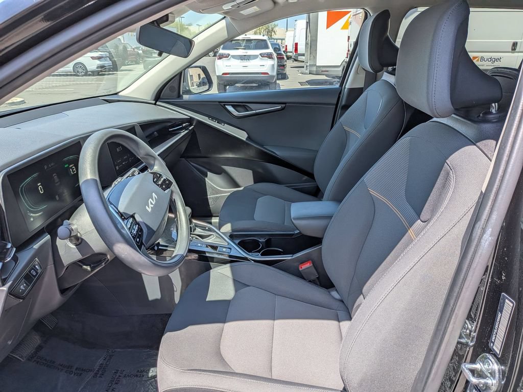 Used 2025 Kia Niro LX FWD image 15
