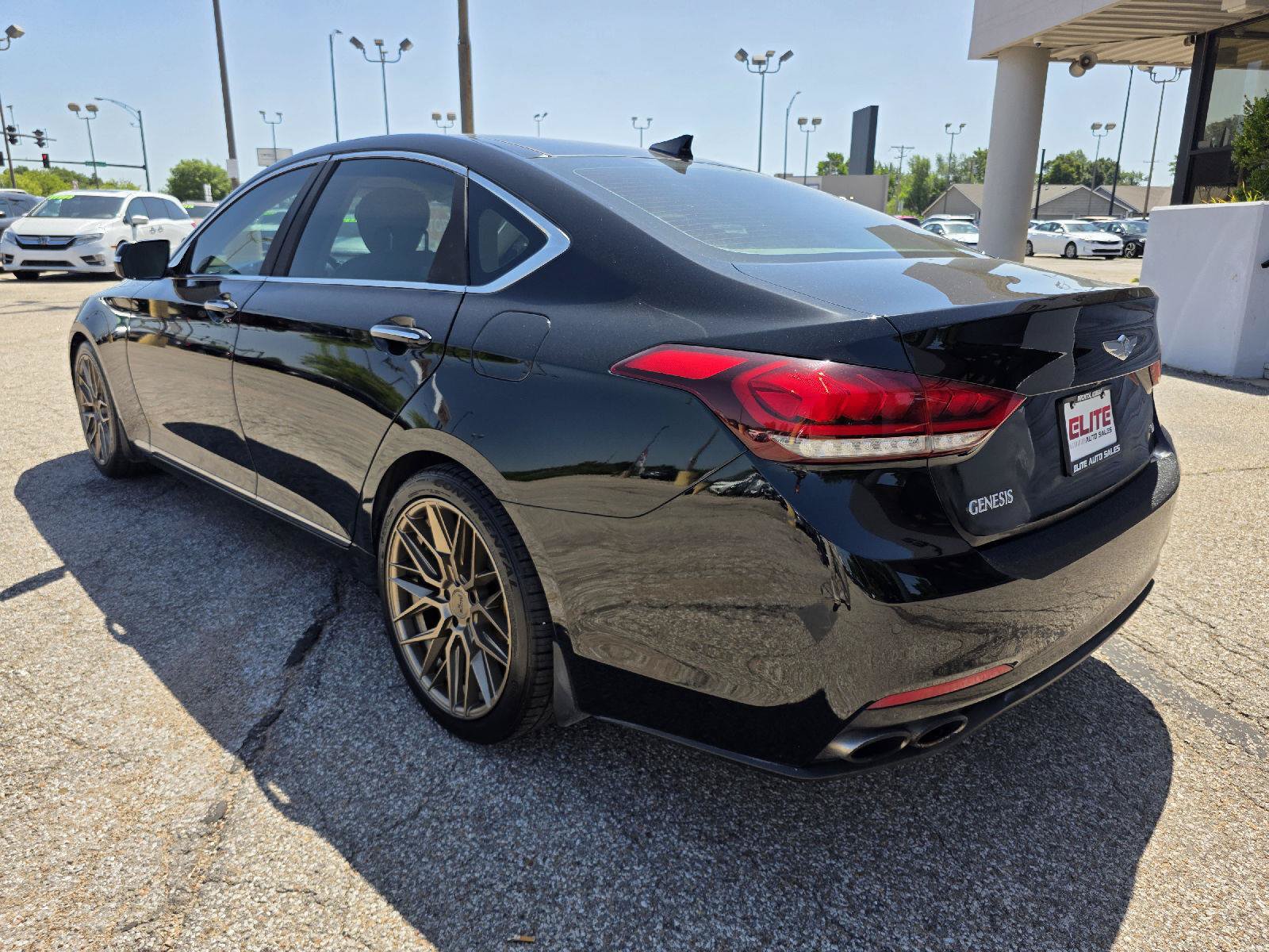 Used 2015 Hyundai Genesis 5.0 w/ Option Group 05 RWD image 7