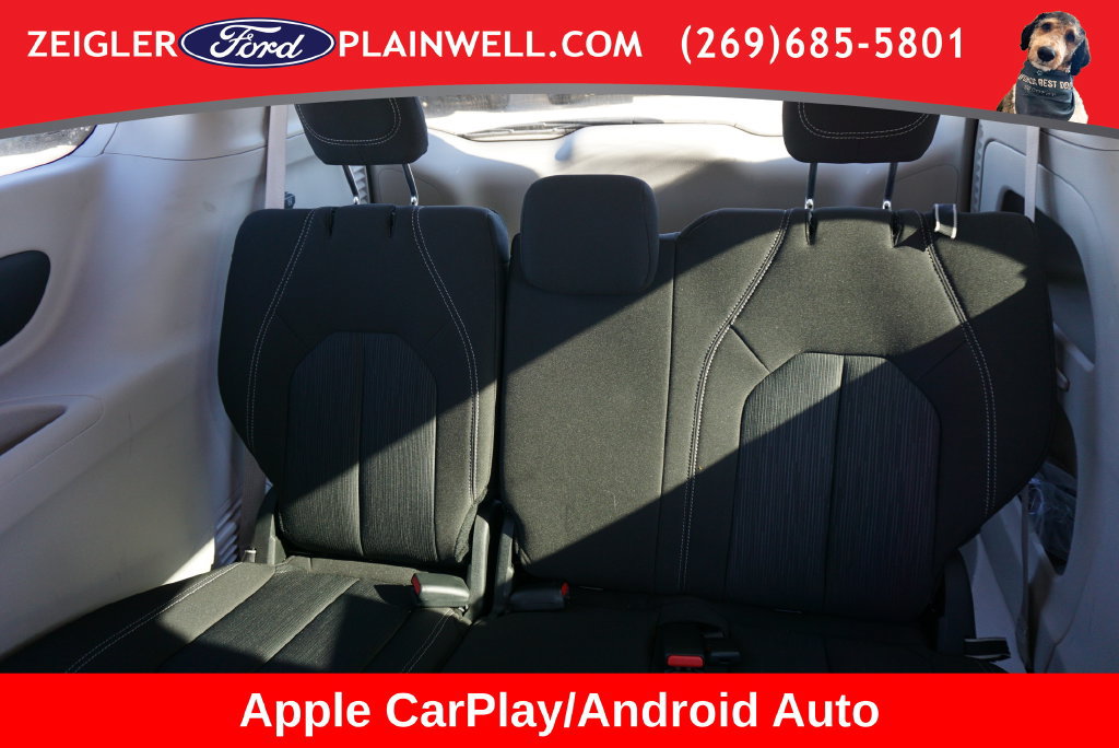 Used 2023 Chrysler Voyager LX FWD image 13