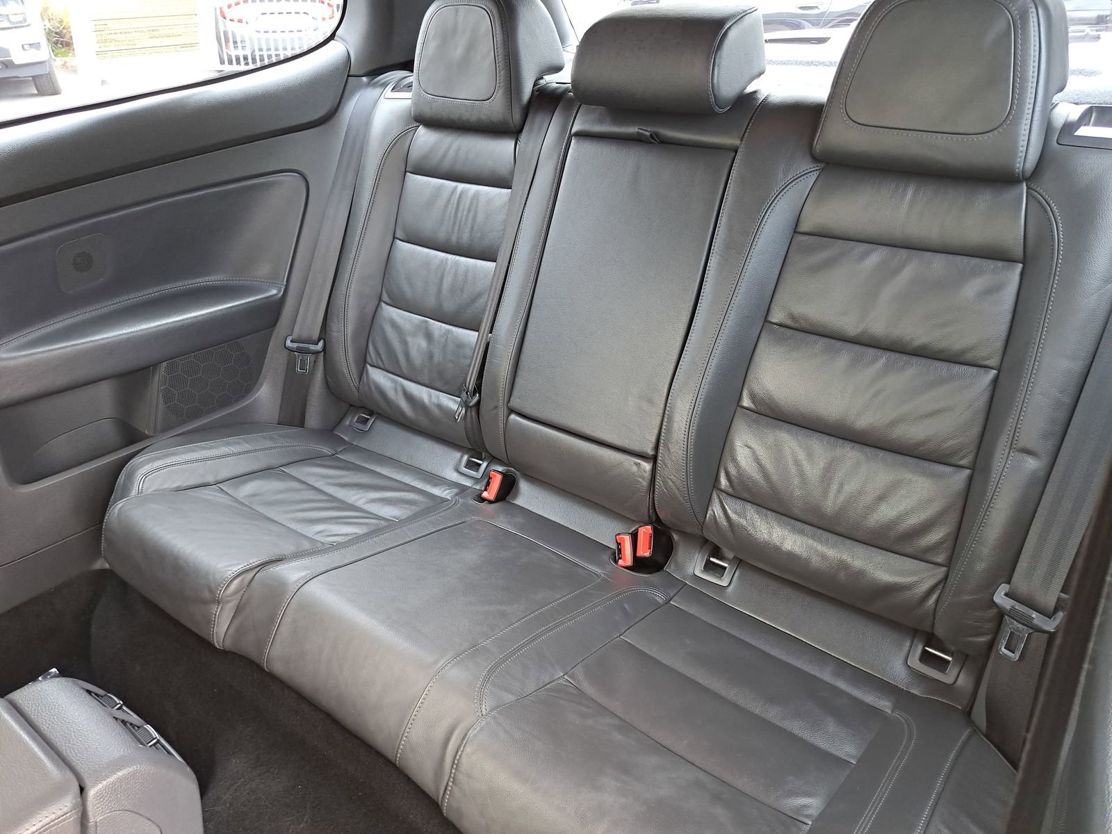 Used 2008 Volkswagen R32 AWD/4WD image 13