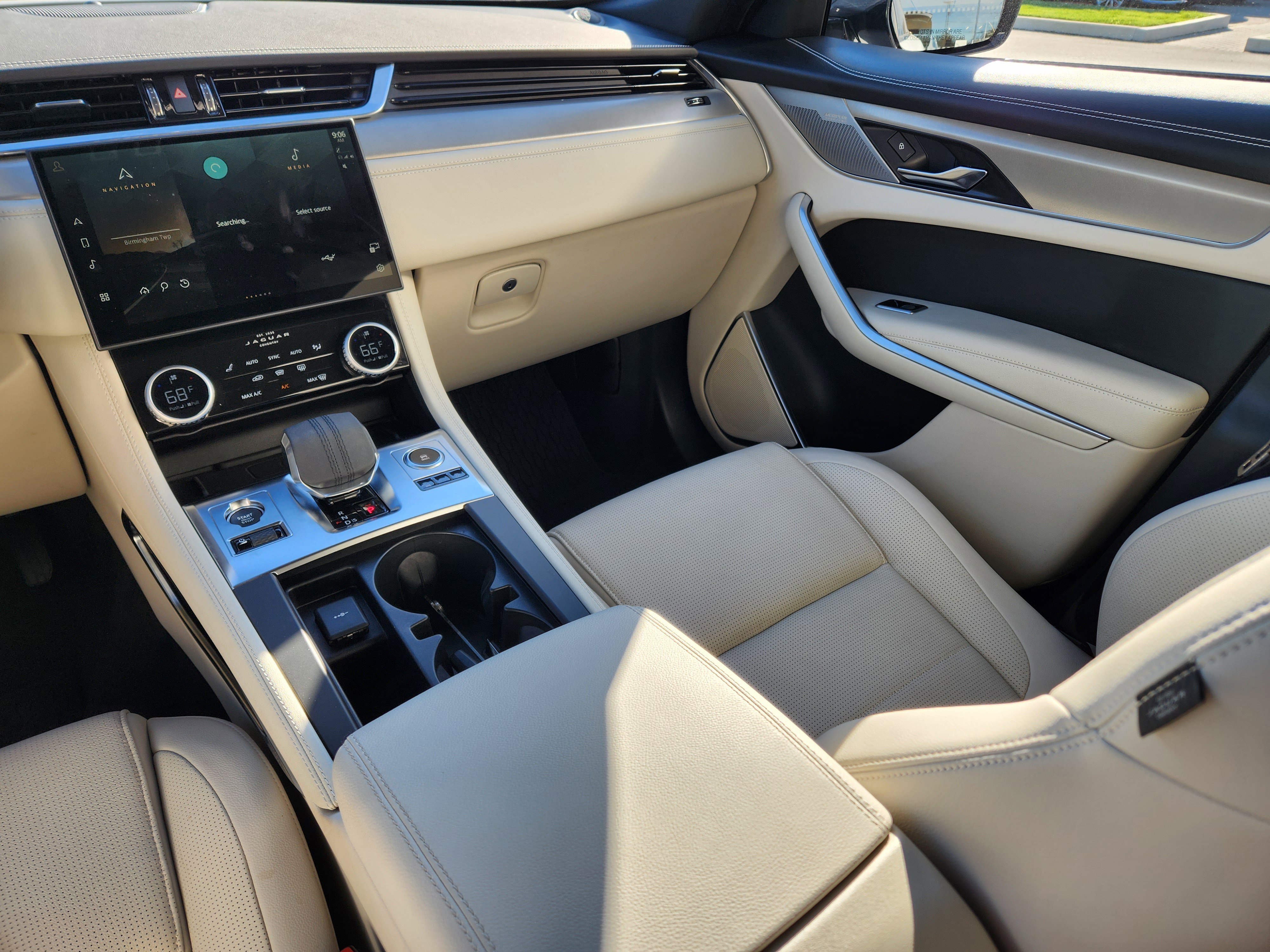 Certified 2025 Jaguar F-PACE R-Dynamic S image 14