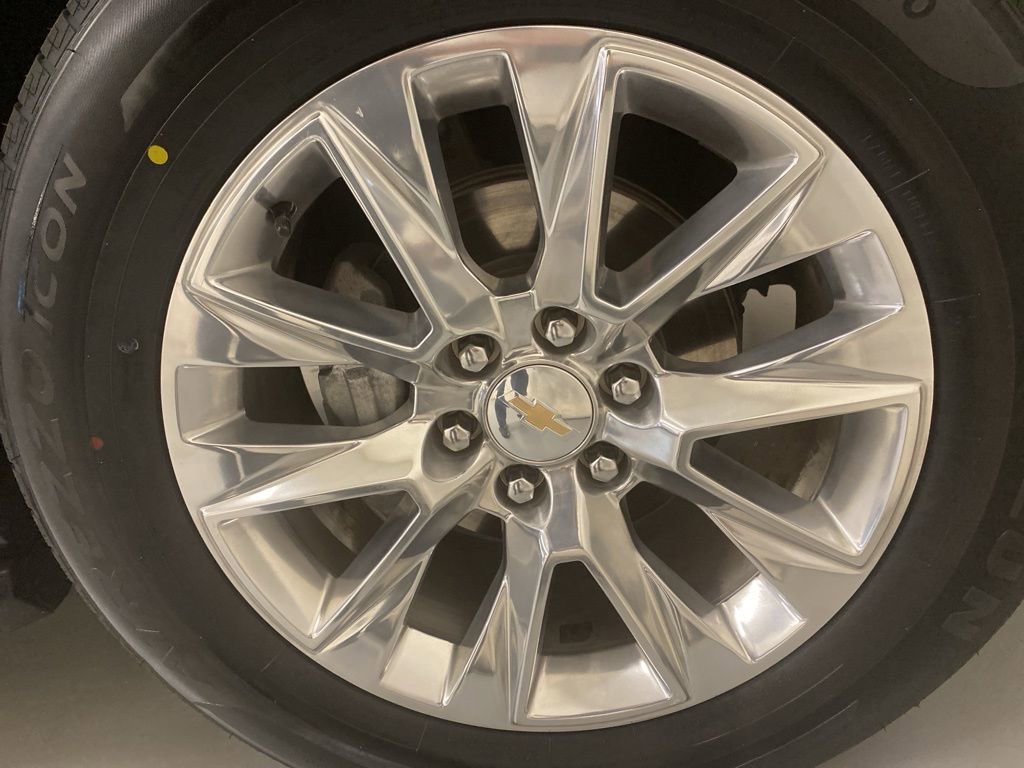 Used 2024 Chevrolet Suburban Premier image 24