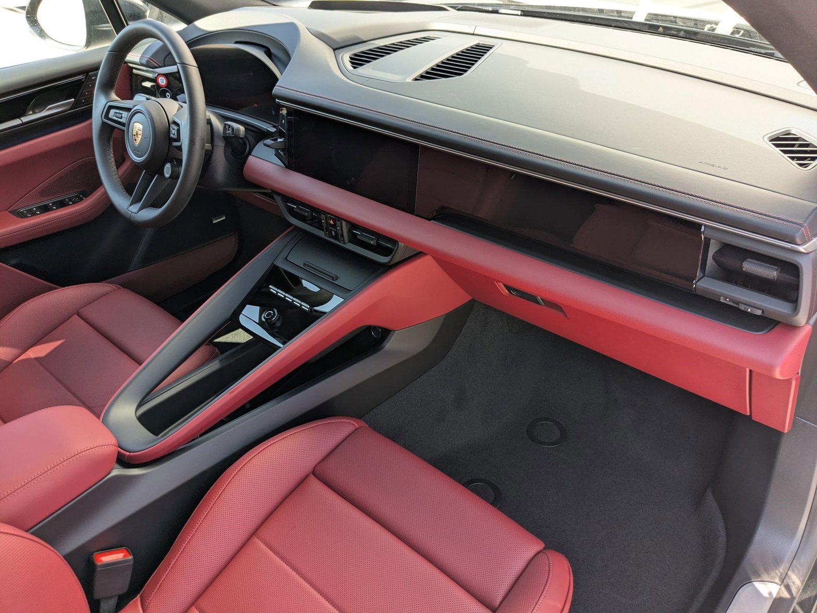 New 2025 Porsche Macan Electric image 26