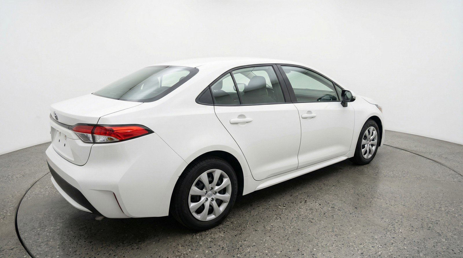 Used 2025 Toyota Corolla LE FWD image 9