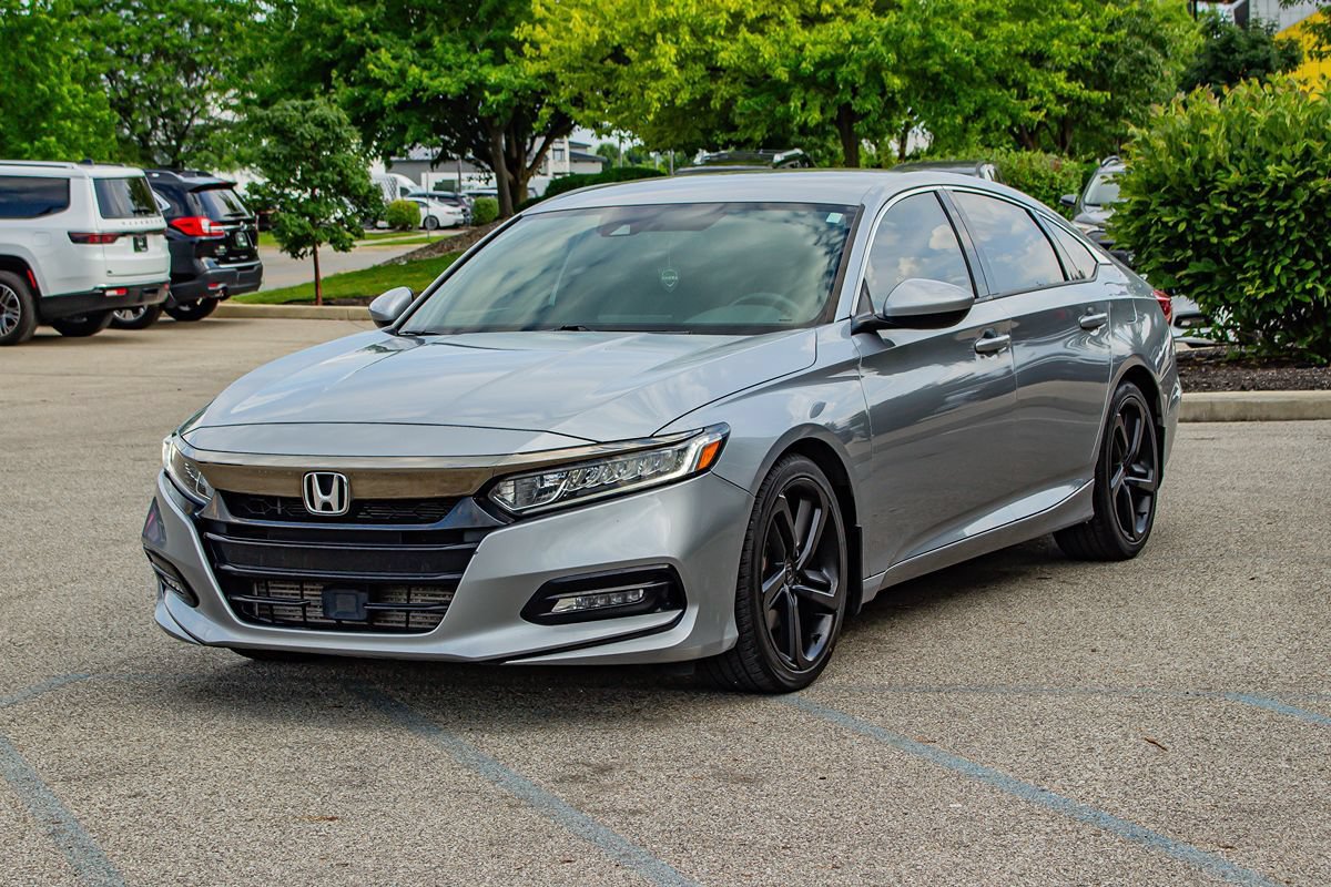 Used 2018 Honda Accord Sport image 3
