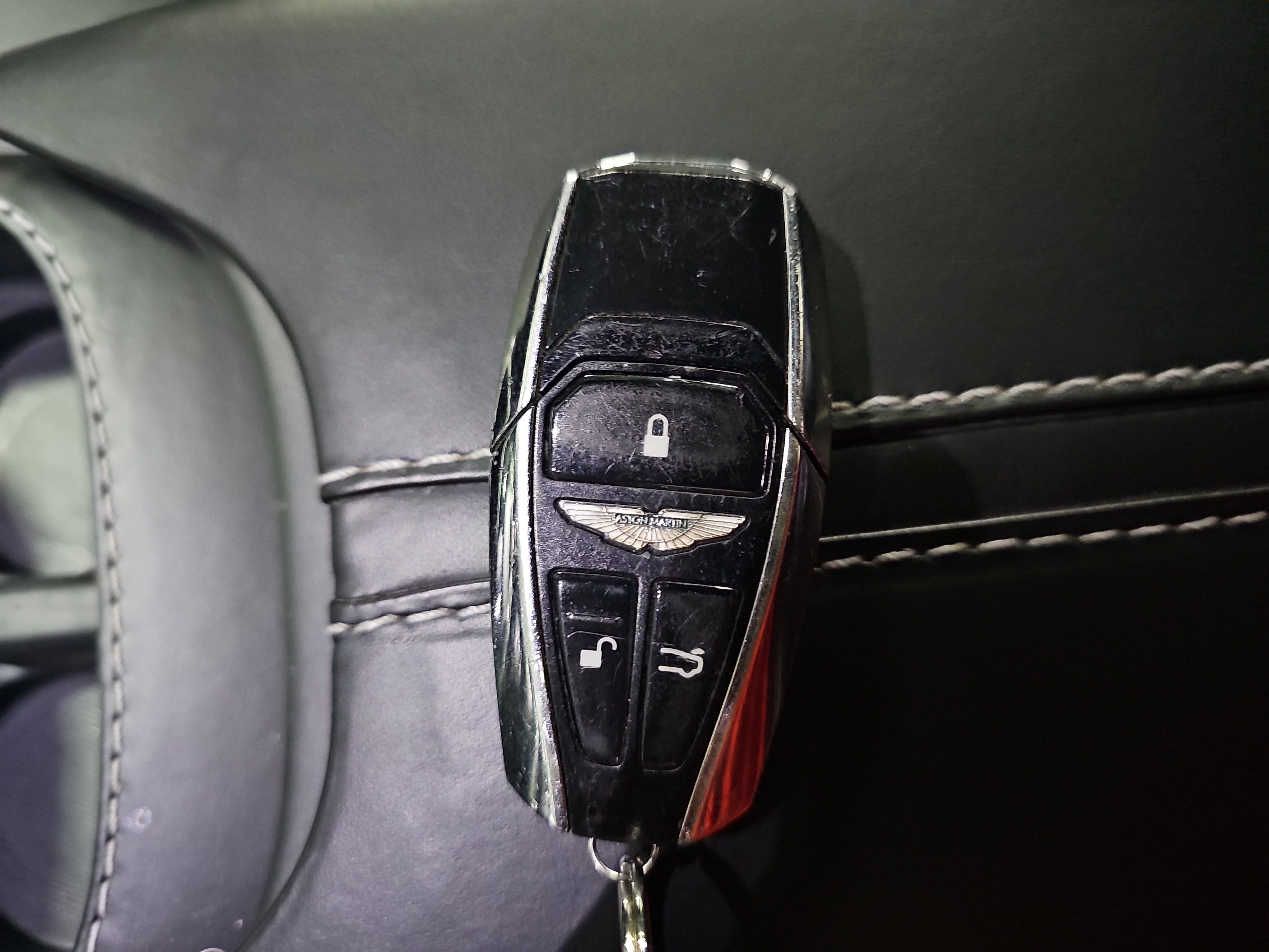 Used 2019 Aston Martin V8 Vantage Coupe RWD image 31