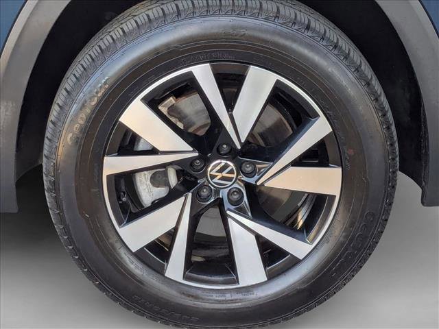 Used 2021 Volkswagen Atlas Cross Sport SE image 23