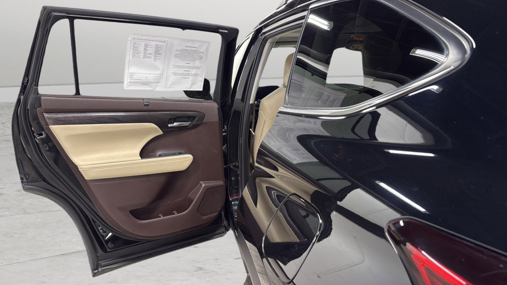 Used 2020 Toyota Highlander Limited AWD/4WD image 34