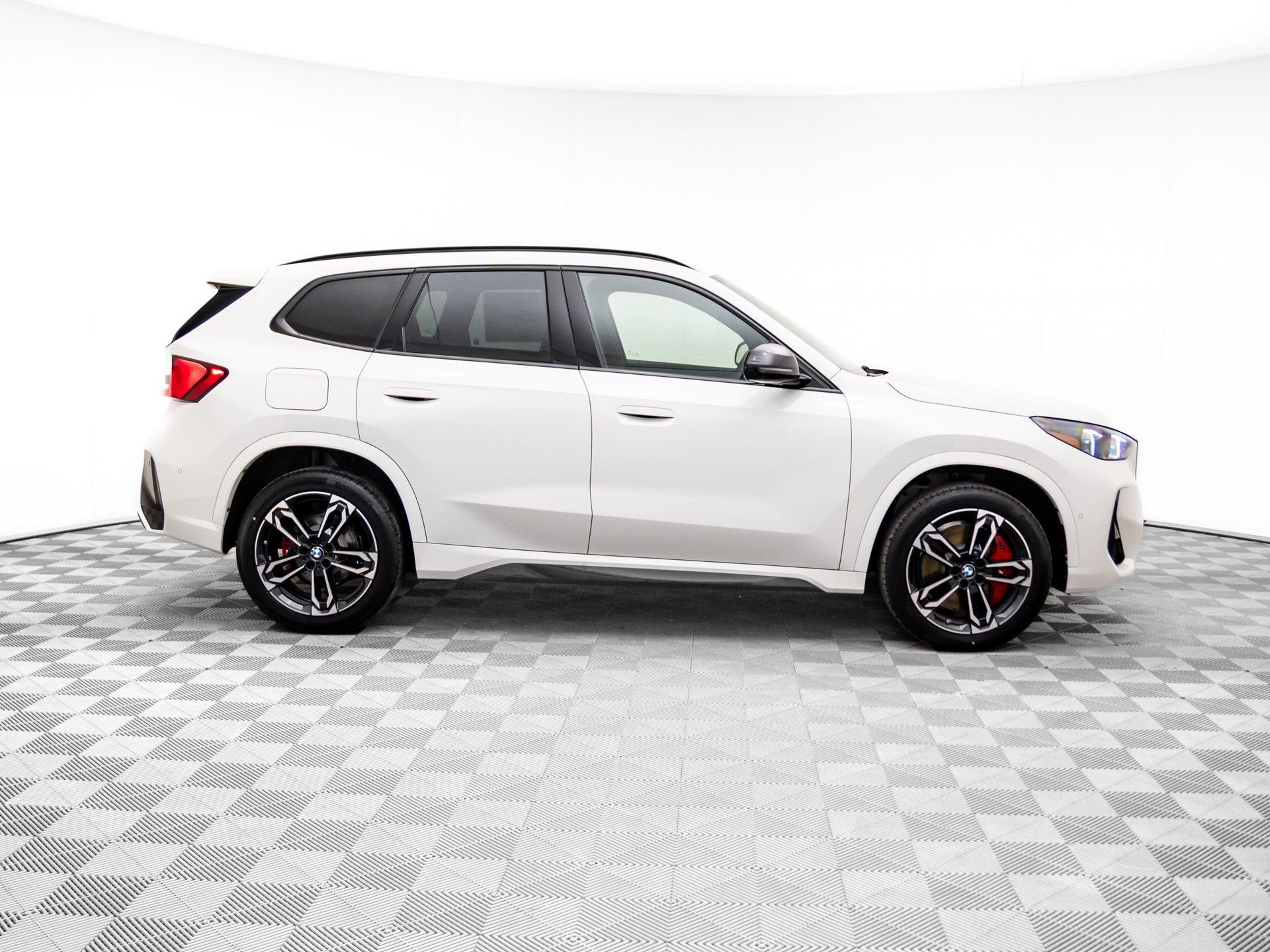 New 2026 BMW X1 xDrive28i w/ Technology Package AWD/4WD image 7