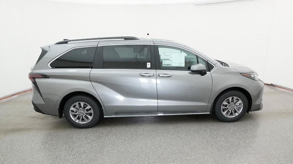 New 2026 Toyota Sienna XLE FWD image 14
