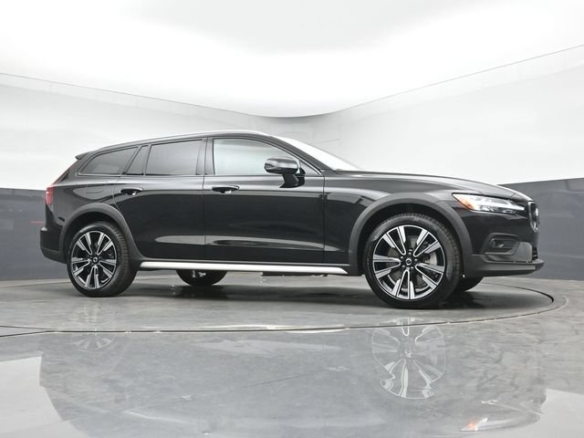 New 2026 Volvo V60 B5 Cross Country Ultra w/ Climate Package AWD/4WD image 38