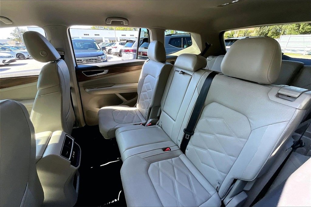 Certified 2024 Volkswagen Atlas SE image 17